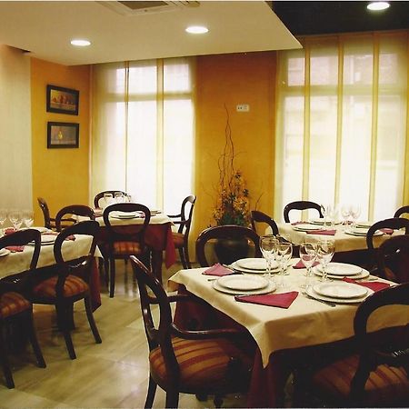 Hostal Torres San Leonardo de Yagüe Eksteriør bilde