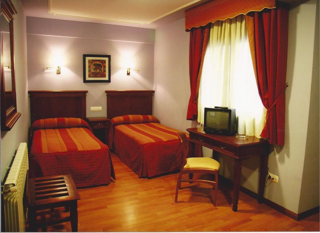 Hostal Torres San Leonardo de Yagüe Rom bilde