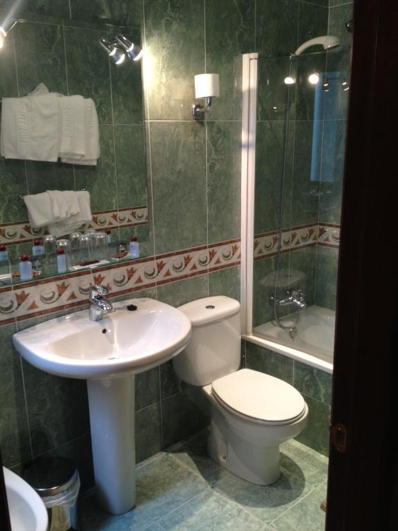 Hostal Torres San Leonardo de Yagüe Rom bilde
